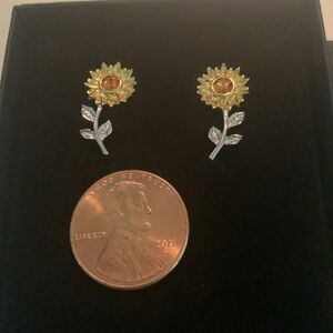 Sunflower earrings in giftbox